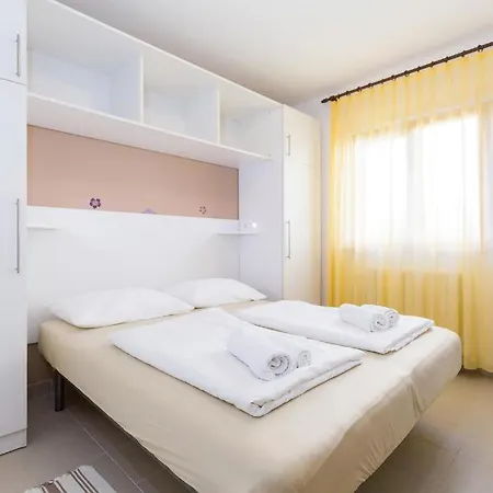 Ulika Apartman *
